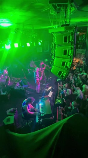 👀 Who knows the words?! | Robby Krieger