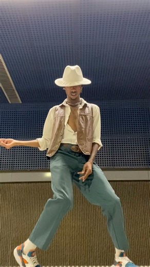 Last month, the question was posed: can you hit all the moves in Michael’s dance breakdown from the “Remember The Time” short film? Dancer Myleage, who has an affinity for dancing in the Los Angeles Metro, shared his effort with the hashtag #MyMJClips using Michael’s official sounds on TikTok. Fans, keep this dance challenge going .. | Michael Jackson