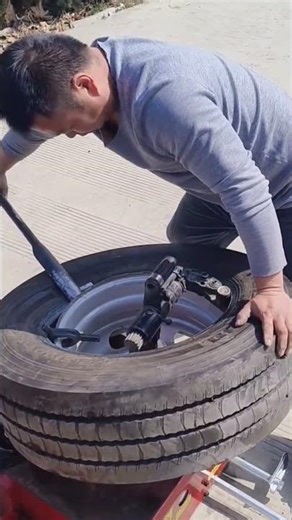 Modern Tyre Changing Technology