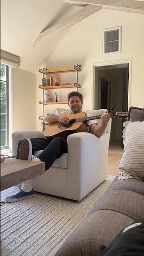 Love this song by my pal ‪@thomasrhettmusic‬ and my Voice dad ‪@blakeshelton‬ . #OldTricks