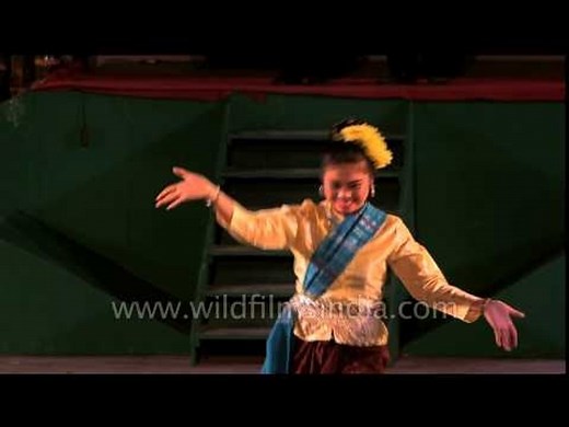 Fawn Ngiew dance of Thailand at Sangai festival