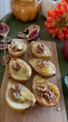Pears with Brie Cheese and Honey 🍯 | Easy and Delicious Recipe in Minutes #easyrecipes