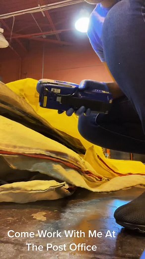 Day in life of A Mail Clerk #postoffice #mailhandler #parcels #amazon #pse #usps #unitedstatespostalservice #fypシ゚viral #hardworker