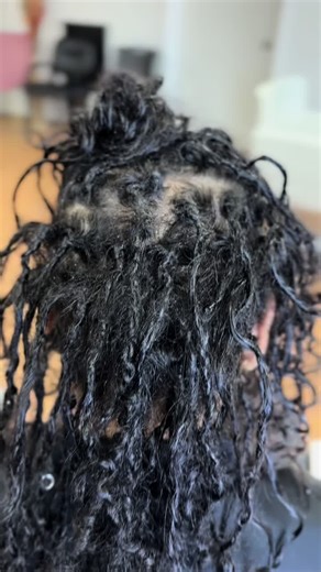She has three different curl patterns and all of them tested my gangsta, but we getting it together. They will be the prettiest textured locs. Loc retie #Lexyboodidit #757hairstylist #retie #locstyles