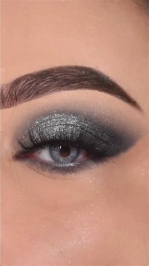 simple grey eye makeup #shortsviral #softglamlook #eyemakeup #makeuptutorial #eyemakeuptutorial
