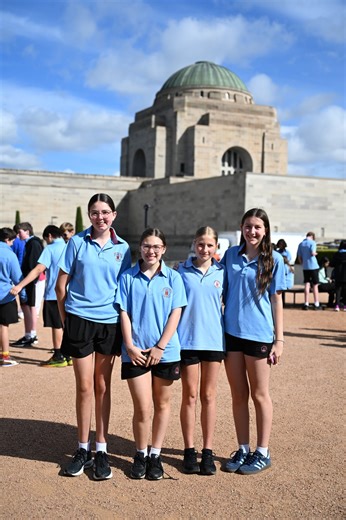 ✈️𝐂𝐚𝐧𝐛𝐞𝐫𝐫𝐚 𝐓𝐨𝐮𝐫✈️ Our Year 9 and 10 students kicked off their Canberra Tour yesterday with a fantastic first day exploring the nation’s capital. They participated in a range of engaging activities and tours, beginning their journey into discovering democracy in action. It’s been a great start to an exciting week ahead! | Lumen Christi College