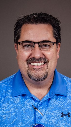 Today I had the pleasure of photographing the amazing staff at Rolling Hills Healthcare — powerful headshots that highlight the faces behind the care they give every day. Professional, clean, and full of personality… exactly what a great team deserves! ✨ Does your business need updated headshots or a refreshed staff portfolio? ✨ Hiring new employees this winter and want a cohesive, professional look for your website or marketing? ✨ Ready to elevate your brand with images that truly represent who