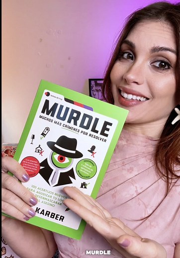 RESOLVIENDO un MURDLE 01 🕵️🔎 Si habéis hecho todos los Murdokus tanto del libro como de la app y queréis seguir jugando a juegos de acertijos y lógica: MURDLE es el siguiente pasatiempo que tenéis que probar ✨ Se parece muchísimo al Cluedo y es un juego de deducción muy divertido 😁 #murdoku #murdle #pasatiempo #booktok #libros
