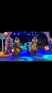 Chip and Dale learn dance moves during the Disneyland Tomorrowland holiday dance party. This dance party also included Stitch and the Aristocats while we were there. #chipanddale #disneylandholidays #holidaysatdlr #chipndale #disneychristmas #disneylandchristmas #dlr #disneycharacters #disneyparks #ticettac | Mousesteps