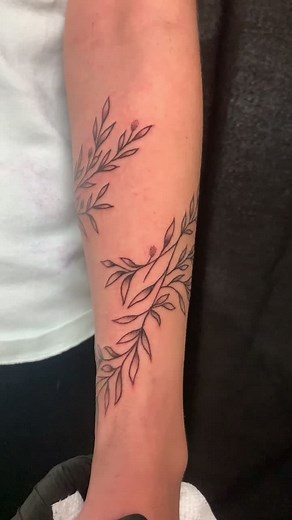 Men's Vine Tattoos: Wrapping Your Skin in Art