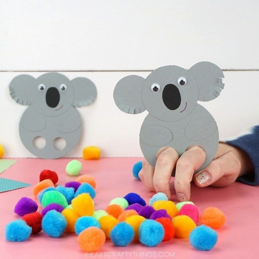 KOALA FINGER PUPPETS 🐨 https://iheartcraftythings.com/koala-finger-puppets.html | I Heart Crafty Things