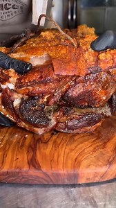 Porchetta 📍Italy 🇮🇹 Explore Italy: tasteatlas.com/italy Porchetta is a traditional Italian preparation of pork, slow-roasted with herbs such as garlic, rosemary, and fennel. Known for its tender meat and crisp skin, it’s often served in slices inside crusty bread, making it a favorite of both street food stalls and family tables across central Italy. Credits: Antica Macelleria Pucci | TasteAtlas