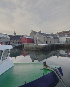 You know the festive season is on the horizon when The Pier Arts Centre's annual Christmas Open Exhibition takes centre stage 🎄 Featuring work from more than 200 local artists, it's a real showcase of the incredible talent found across Orkney 😍 It closes on Christmas Eve - don't miss it! | orkney.com