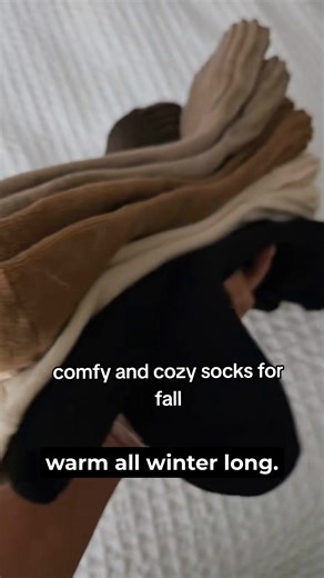 Winter hits different when your feet stay warm. These ultra-plush, cloud-soft socks are designed to lock in heat, boost comfort, and make every step feel like a warm hug. Perfect for cold mornings, movie nights, and holiday gifting. Treat yourself — or someone you love ❄️🧦 | Quick Steam