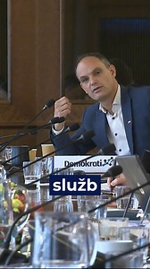 Varnostniki so Roberta Goloba varovali mimo zakona, njihove plače so poletele v nebo V treh letih od vzpostavitve službe za varovanje je Golob za svoje varnostnike porabil ‼️ 1,6 mio evrov za plače ‼️ 1,1 mio evrov dodatkov in ‼️ 0,4 mio evra za delovno uspešnost. Če se ne bi odločil za “privatizacijo" lastne varnostne službe, bi bilo pol manj stroškov za davkoplačevalce. Rekorder ma 741 ur prekomernega dela. Dovoljeno je samo 230 ur. Do konca septembra je 64 od 111 varnostnikov prekoračilo dopu