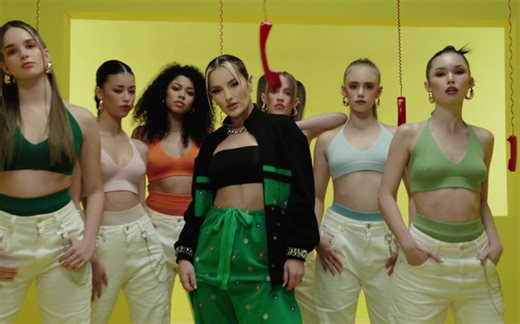 罗马尼亚女歌手Minelli新单MMM