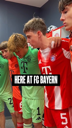 FC Bayern Global Academy captain, Callum Chadwick, getting the boys hyped before their first match of the season 🇺🇸 | FC Bayern Munich
