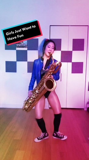 Female Musicians Rocking the Saxophone: Grace Kelly Saxophonist