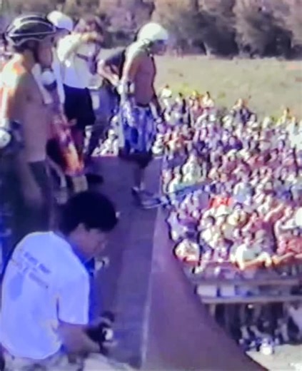 The difference between demos then and demos now? People lost their voices screaming! Hosoi ripping Belmont during the Showdown at High Noon demo, 1987. @christianhosoi 📹 Analogue stoke by Gary Nolan | COCKROACH WHEELS®️