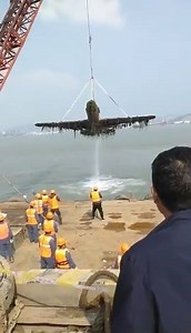 1M views · 3.2K reactions | "Zhejiang, Elephant Hill, Hyo-Hyun Bend, Big Oil Depot. The U.S. Flying Tigers Fighter is being salvaged. Intact, Model P40. Salute!" via 吴永辉. | ARGunners Magazine | Facebook