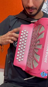 🔴 CURSO DE ACORDEÓN 😃🎶 ✴️ ¡INSCRIPCIONES ABIERTAS! ✴️ 🔴CUPO LIMITADO Curso Acordeón Nivel: Principiante Podrán asistir personas de 10 años en adelante. Temas: - Teoría Básica Musical - Técnica del Instrumento - Notas del Diapasón - Escalas - Acordes - Arpegios - Ejercicios Rítmicos - Digitación mano izquierda y mano derecha Duración por clase: 1 hora Total de horas: 8 horas Es una clase de una hora a la semana Lugar: Academia De Música Jhonivan Saenz Costo: $3,000 (pago único) Clases: Sabado