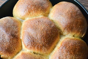 Crusty Anadama Rolls