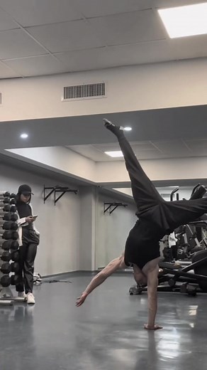 Mastering Handstands: Strength and Balance in the Gym