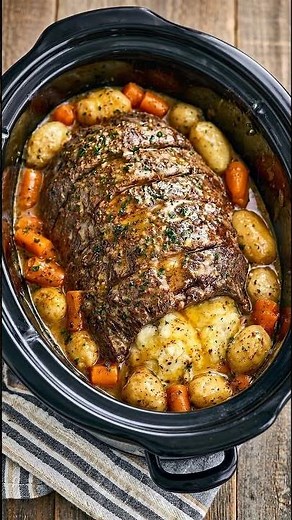 Slow Cooker Garlic Herb Pot Roast