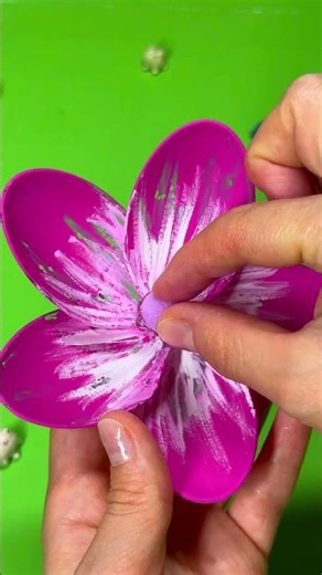 चलो एक फूल हेयरपिन बनाएं! 🌼🎨 चम्मच का उपयोग करके DIY शिल्प!