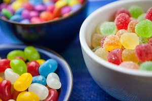 Here's A List Of The Most Popular Candy In Every State And Two Brands Are Slugging It Out For The Top Spot