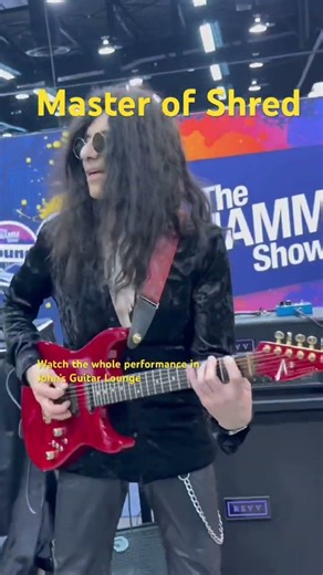 Shredding like it’s no big deal #guitarplayer #guitarist #shredguitar #shredding #guitargod #hero