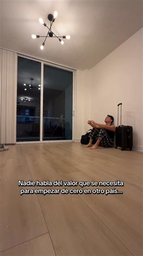 Nadie habla del valor que se necesita para empezar de cero en otro país... | Carlos Guerrero