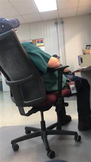 Sleepy Spray not Ocean Spray #sleeponthejob #sleepy #funny #fyppppppppppppppppppppppp #jokes