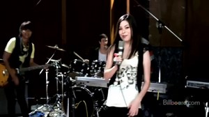 Miranda Cosgrove’s 2010 Look-Ahead – Billboard.com