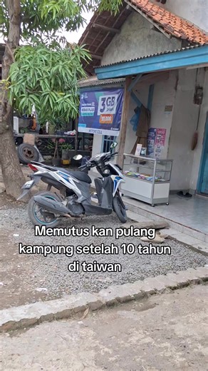 Alhamdulillah bisa kumpul bareng keluarga pas Hari Raya☺️setelah 10tahun gak pulang