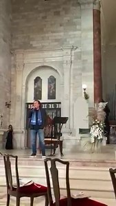 Regalo inaspettato per gli sposi: Al Bano canta in chiesa l'Ave Maria di Gounod | AndriaLive.it