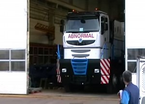 Video: Tractomas - The World's Biggest Tractor Trailer