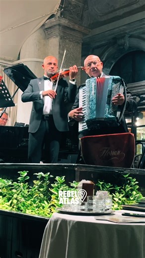 📍Caffè Florian, Venice. Sitting outside Caffè Florian in Piazza San Marco, drinking my €17 bottle of beer while the house band played for the square. At one point they asked where we were from. We said Ireland… and a minute later they were playing Danny Boy across the piazza. 🇮🇪 One of those small, unexpectedly lovely travel moments. A historic café, a Venice evening, a song from home drifting across the square while the lights come up around San Marco. Expensive beer suddenly felt worth it. 