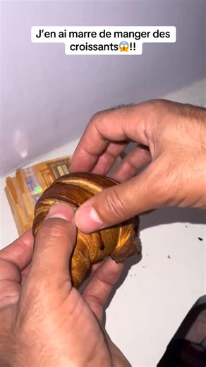 # j’en ai marre de manger des croissants😱!! #tout #les #day #tik_tok #france🇫🇷##girls #goviral #worklife #paris #boulangerie | Paco.astuce