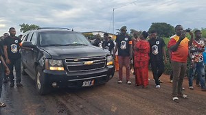 21K views · 169 reactions | Nous sommes aux obsèques de feu Gnankan Roger, décédé le 13 Août d'une courte maladie. Arrivée de la dépouille dans son village kongossou (Béoumi) E yako | Le Baoulé en Ligne | Facebook