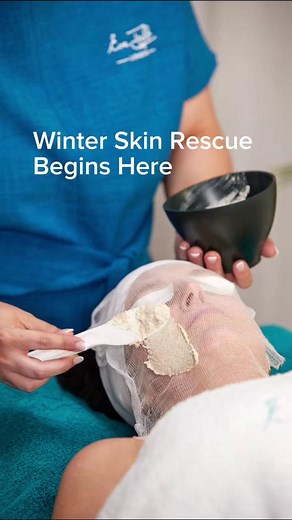 ❄️ Winter skin needs a little extra care ❄️ The Eve Taylor Winter Rescue Facial is perfect for sensitive or skin suffering from seasonal changes as we move into the cooler months. It’s special as it features our professional-only Colloidal Oatmeal Masque made from 100% organic stone-ground oatmeal. Rich in lipids, proteins and hydrating carbohydrates, it repairs the skin barrier, smooths roughness, and deeply hydrates. Its soothing properties calm and comfort even the most irritated or reddened