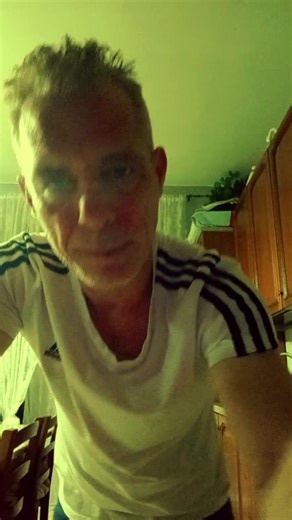 Video di brooo (@brooo0296) con audio originale - brooo