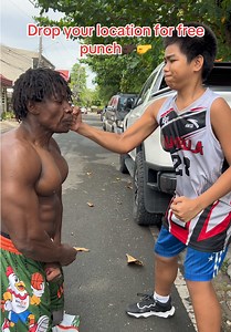 Drop your location for free punch🤛🏿🤛#fyp #bodyshot #freepunch #strongcore #viralpost