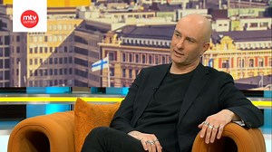 Herra Ylppö istui autonsa takapenkille ja teki jalkatilasta yllättävän löydön: "Kappas"