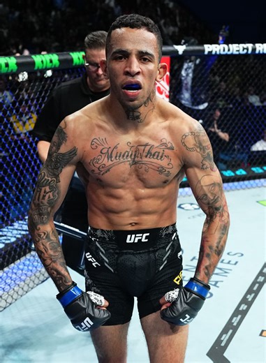 809K views · 27K reactions | Carlos Prates sabe cómo ponerle fin al combate  #VeChain #UFC322 | Sáb 15 de noviembre | UFC | Facebook