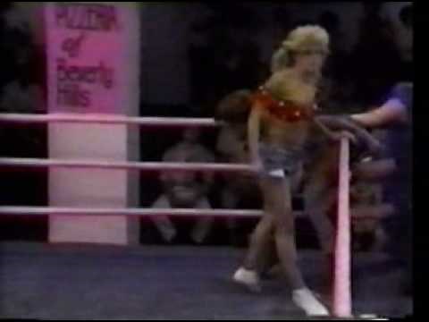 GLOW WRESTLING - Sally & Little Feather vs The Soul Patrol