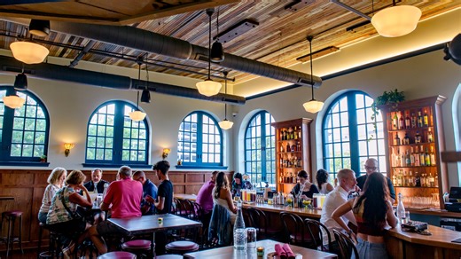 Downtown Peoria restaurant offers happy hours deals on pizza, drinks