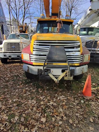 Holland tree on Instagram: "This crane right here was such a gem to my business all the surrounding tree companies was running out buying their shiny new bucket trucks and I bought this old piece of iron I was taking all the Tree Work in the area and I’m gonna keep it real when you are a black man in this Tree game people watch your moves and think it’s easy so many idiots was going out there buying cranes trying to fuck with me, dumping them over left and right cause once you pick it, you own i