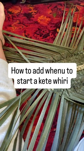 For those that have been asking, here is a basic (but hopefully helpful) video on how to add whenu to begin a kete whiri 🙂 Adding in pairs like this helps to keep a nice tight weave at the beginning - I have made another reel previously which shows this process, and explains why they are paired up the way they are on each side. Let me know how you go or if you have any questions! | As It Is Flax
