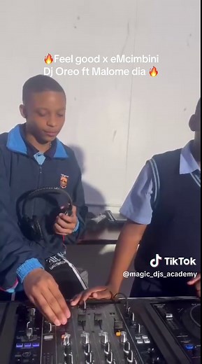 Feel good x eMcimbini with my djs on decks , we are open for the sessions book your now , 27837458953.#djacademy #skills #fyp #trend #arts @Dj_Malome Dia*🏌 @KabzaDeSmall @Rori @Magic Djs Academy @Magic Djs Academy @DJ Maphorisa @AYMOS wuMASPALA @𝐌𝐎𝐑𝐃𝐄𝐂𝐀𝐈 @Katlego Vocals